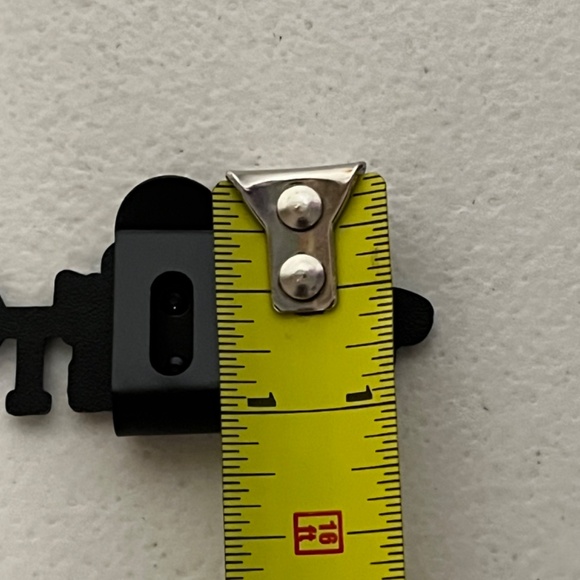 Kaws AK47 Gun Enamel Hat Clip Bag Glitter New Hype Hats - Picture 5 of 5